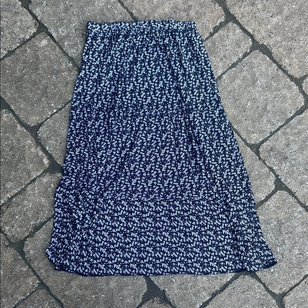 Elegant Navy Blue Floral Skirt